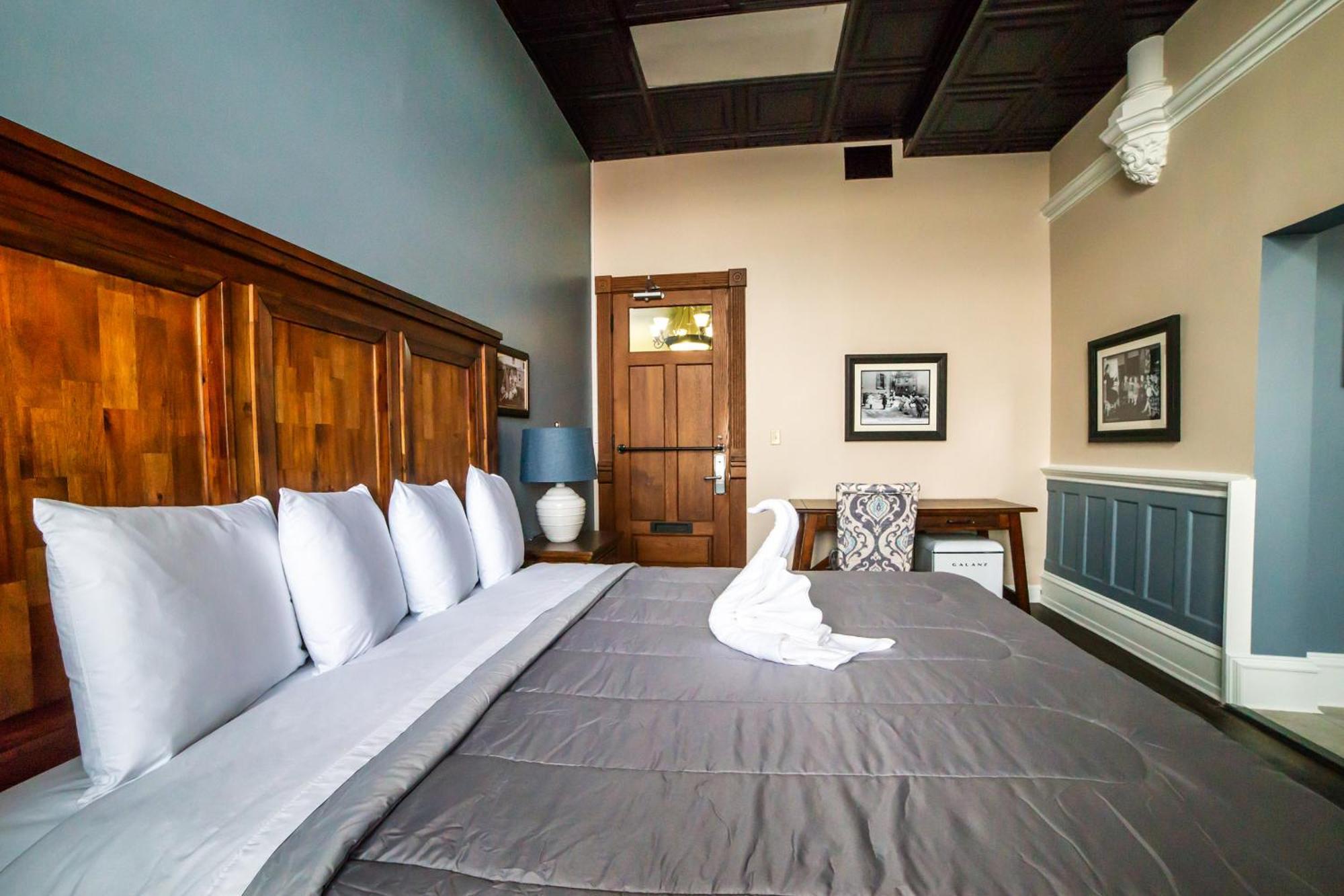 City Hall Grand Hotel Williamsport Room photo