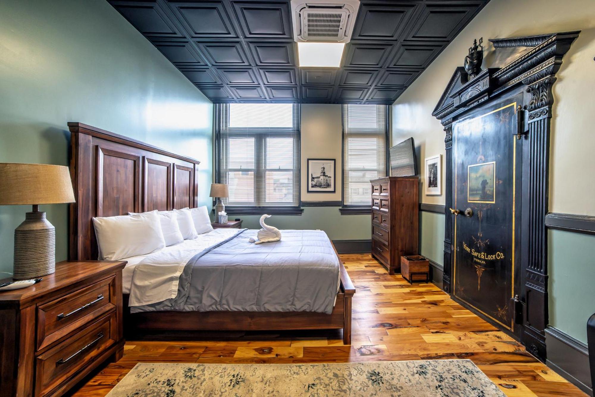 City Hall Grand Hotel Williamsport Room photo