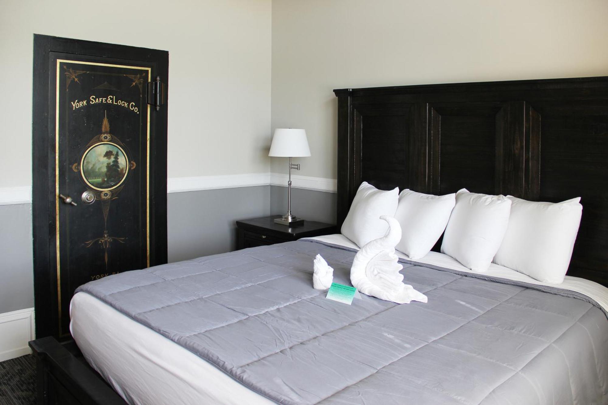 City Hall Grand Hotel Williamsport Room photo